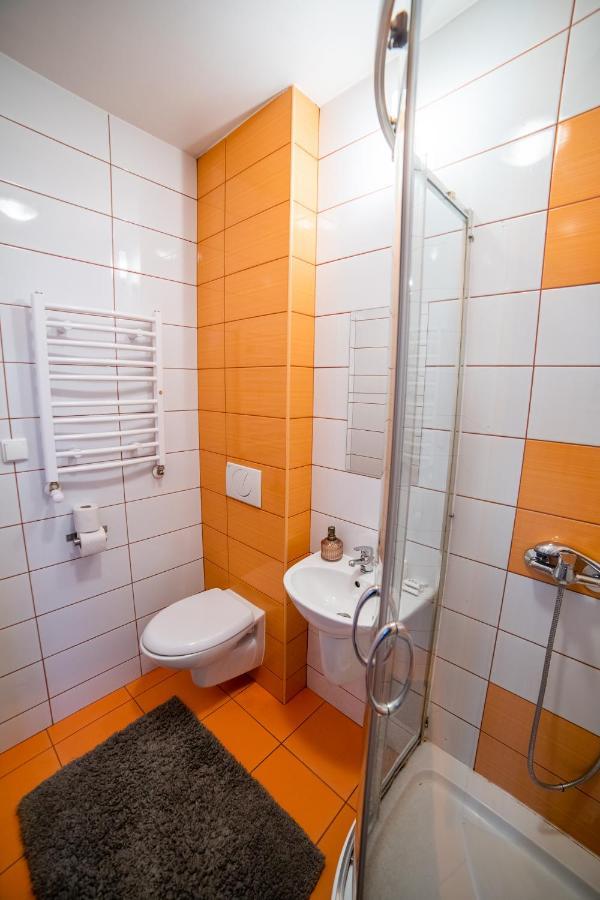 Hotel Gosciniec Pod Lilijka à Podzamcze  Extérieur photo