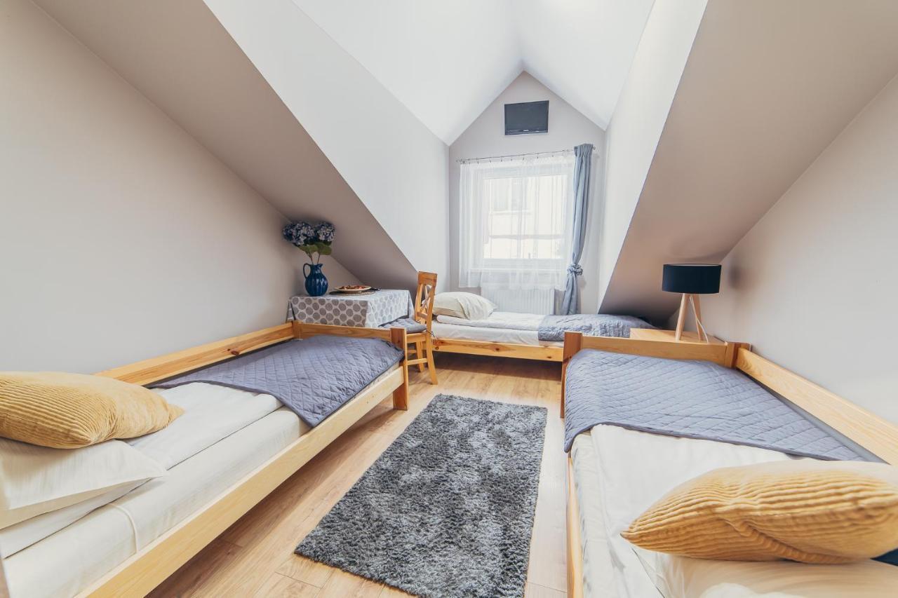 Hotel Gosciniec Pod Lilijka à Podzamcze  Extérieur photo