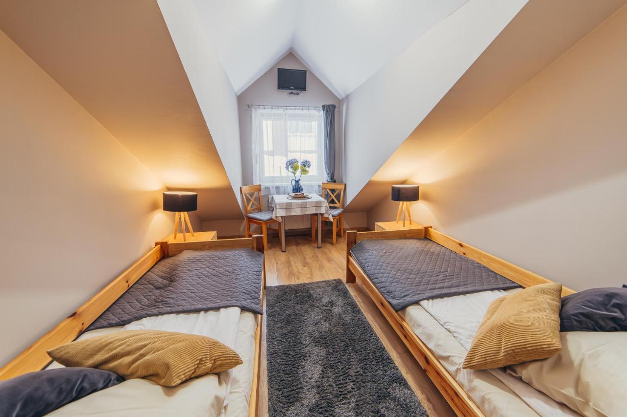 Hotel Gosciniec Pod Lilijka à Podzamcze  Extérieur photo