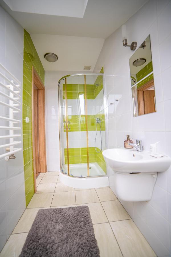 Hotel Gosciniec Pod Lilijka à Podzamcze  Extérieur photo
