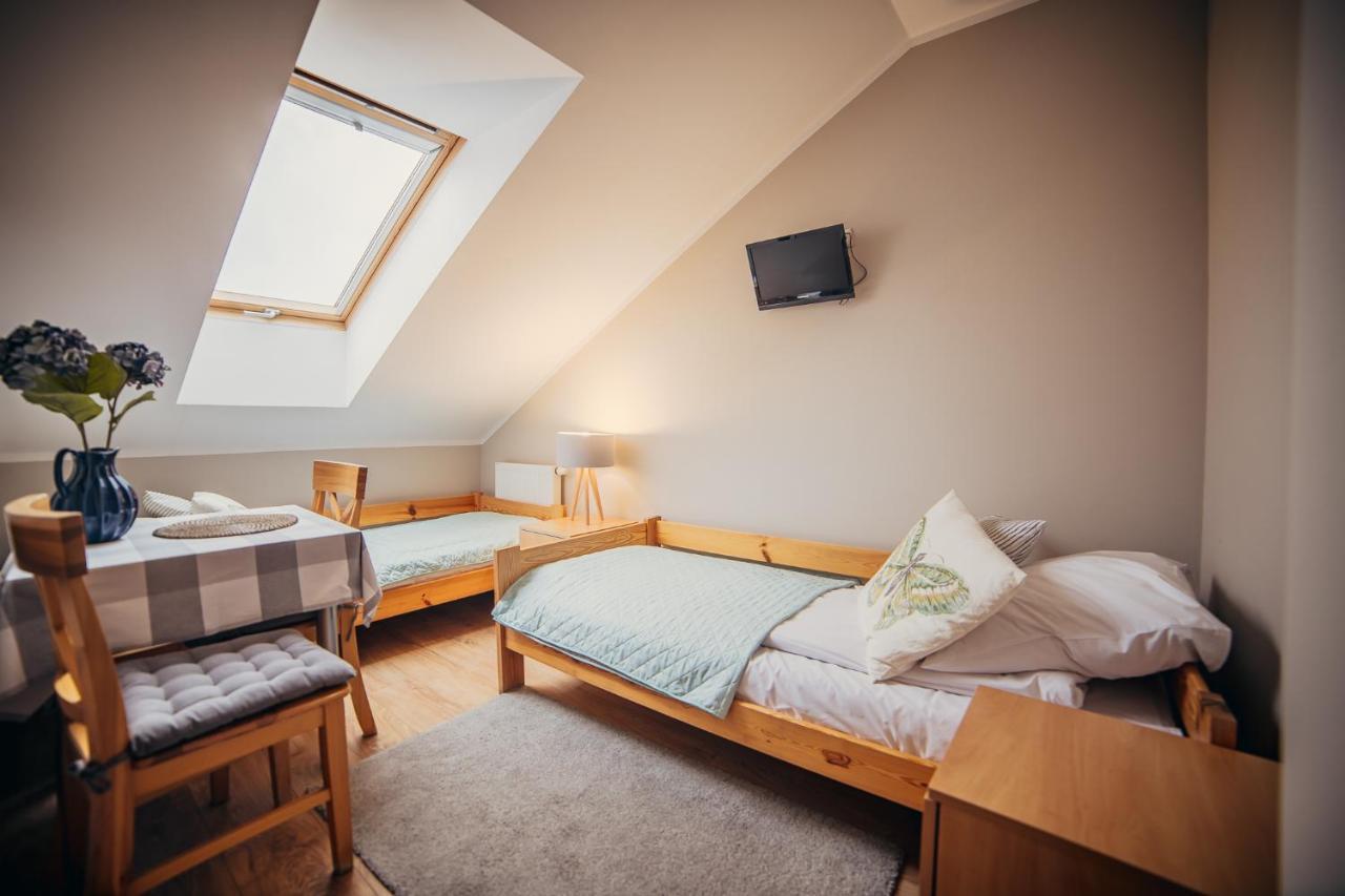 Hotel Gosciniec Pod Lilijka à Podzamcze  Extérieur photo
