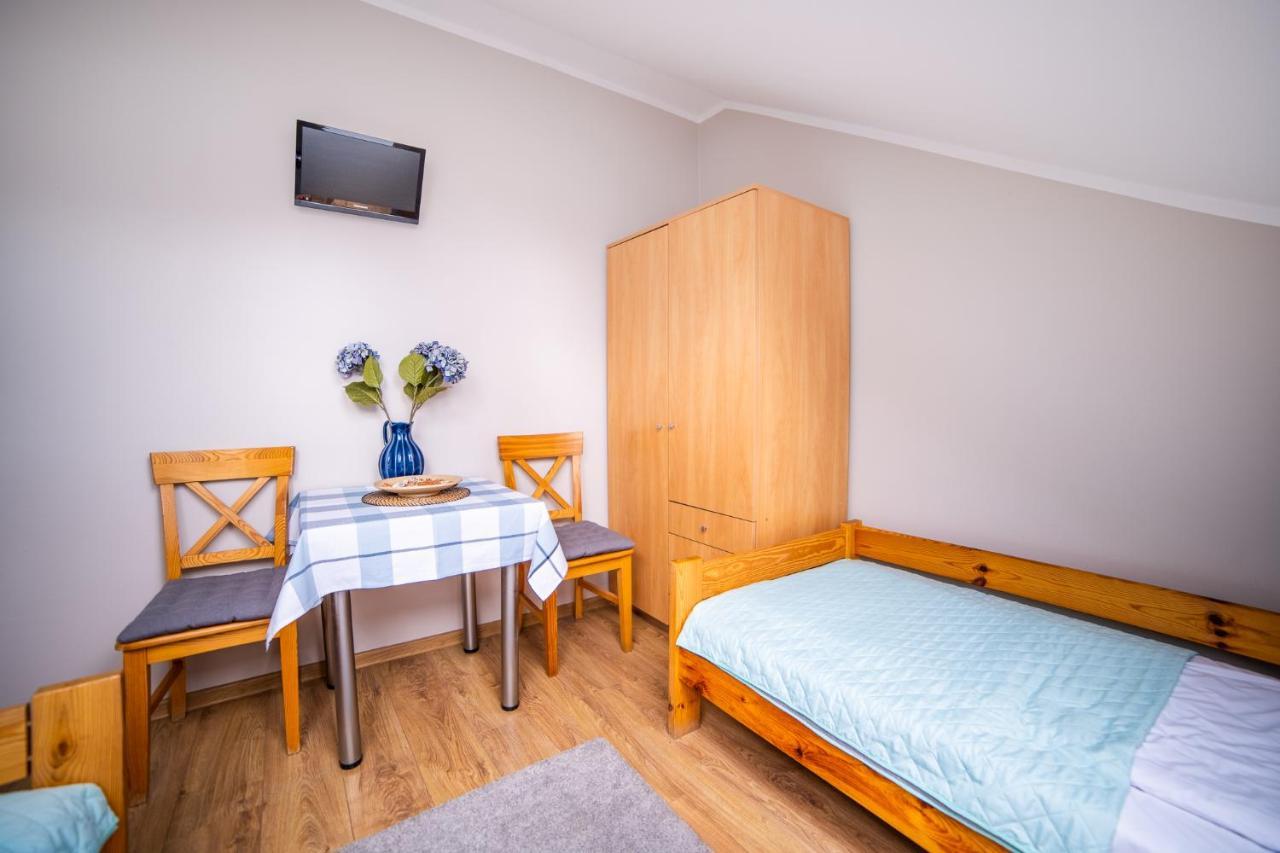 Hotel Gosciniec Pod Lilijka à Podzamcze  Extérieur photo