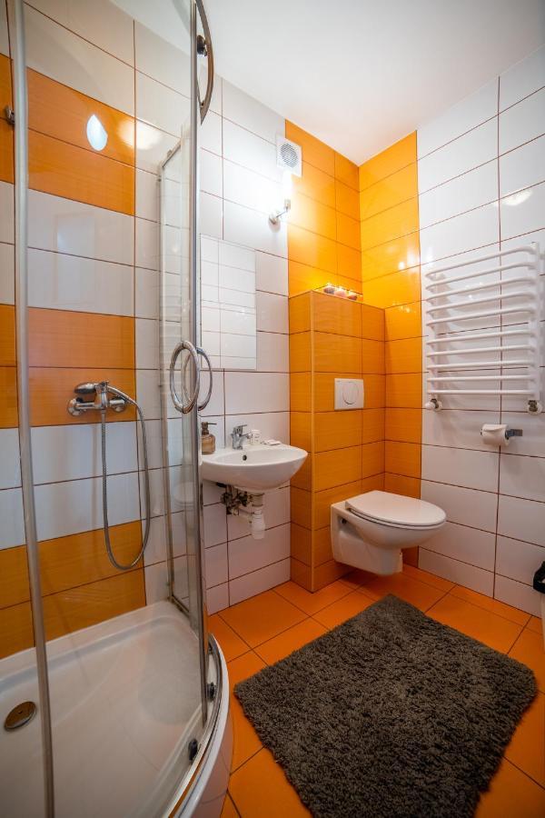 Hotel Gosciniec Pod Lilijka à Podzamcze  Extérieur photo