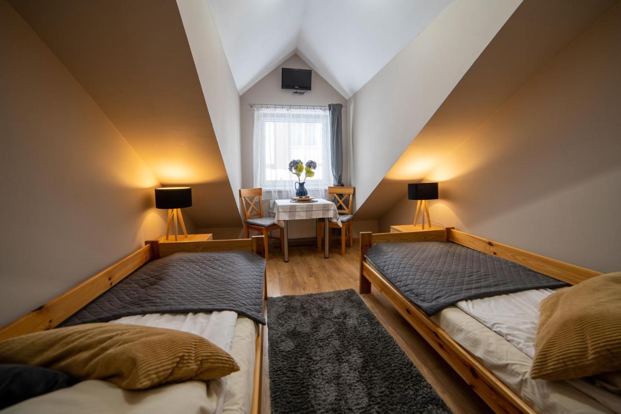 Hotel Gosciniec Pod Lilijka à Podzamcze  Extérieur photo