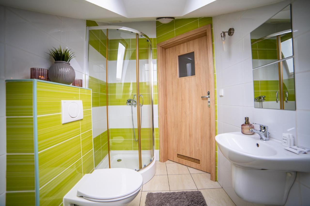 Hotel Gosciniec Pod Lilijka à Podzamcze  Extérieur photo