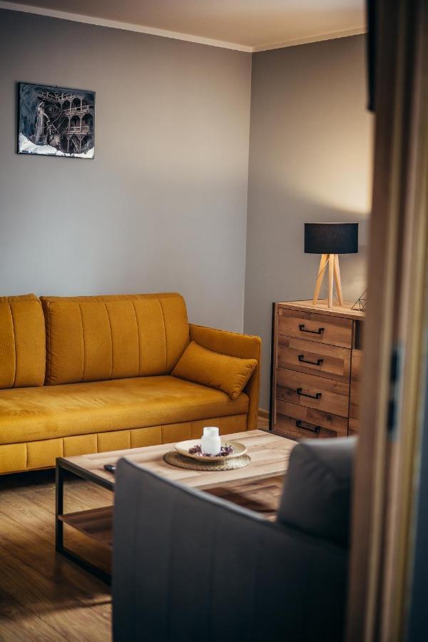 Hotel Gosciniec Pod Lilijka à Podzamcze  Extérieur photo