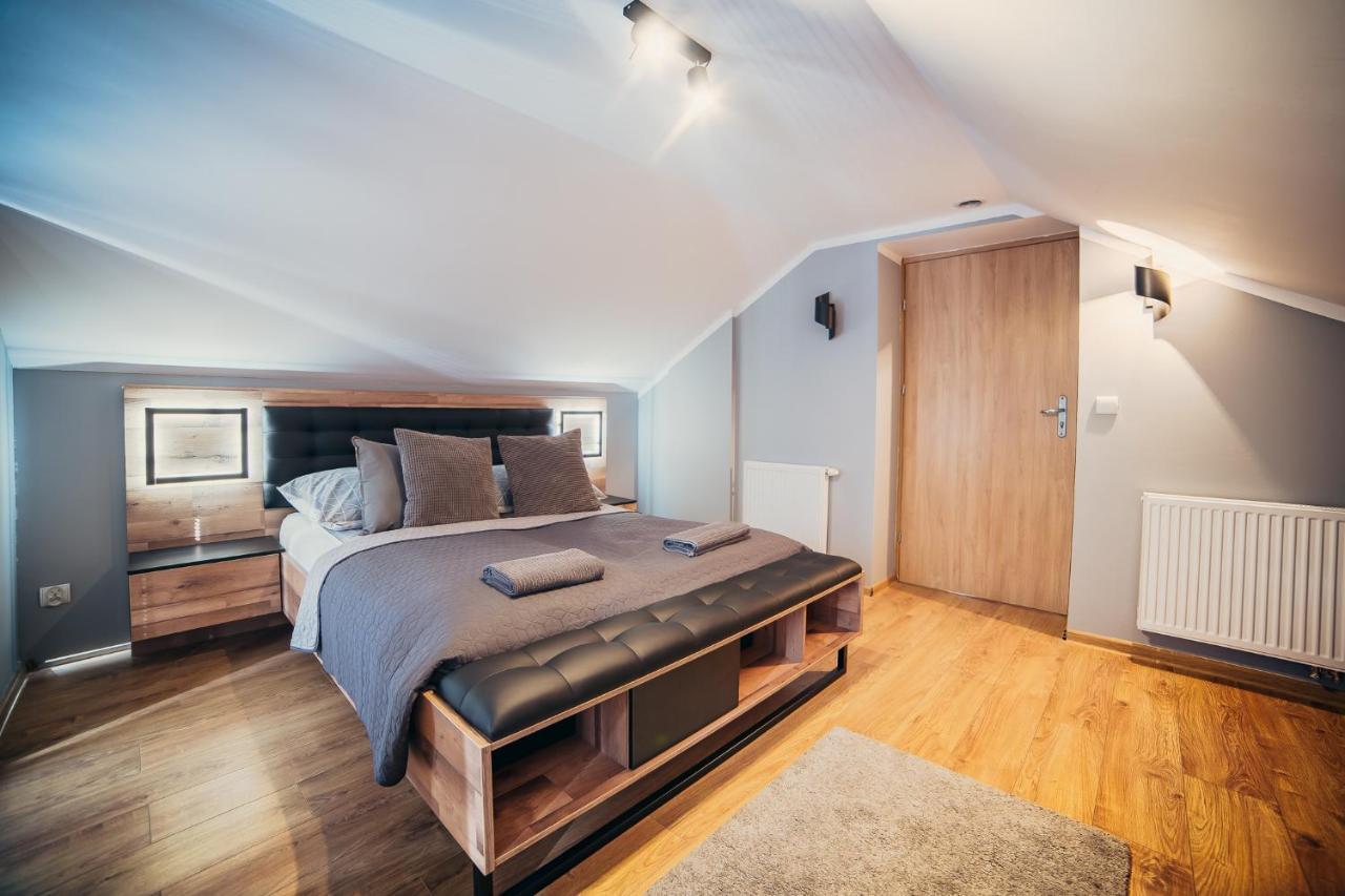 Hotel Gosciniec Pod Lilijka à Podzamcze  Extérieur photo