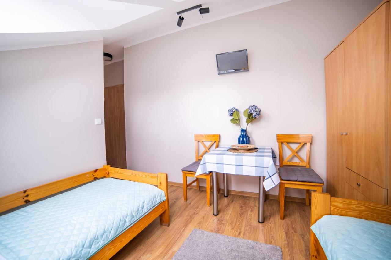 Hotel Gosciniec Pod Lilijka à Podzamcze  Extérieur photo